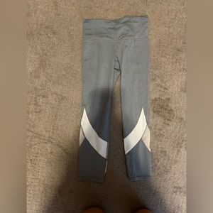 Athleta 7/8 legging. Not sure the style but the fit is so cute.